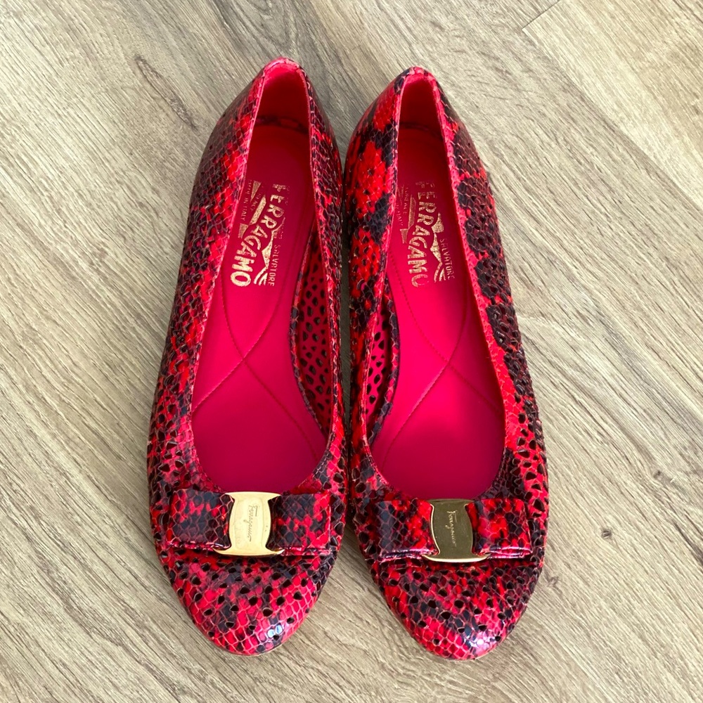 Ferragamo genuine leather flats size 38